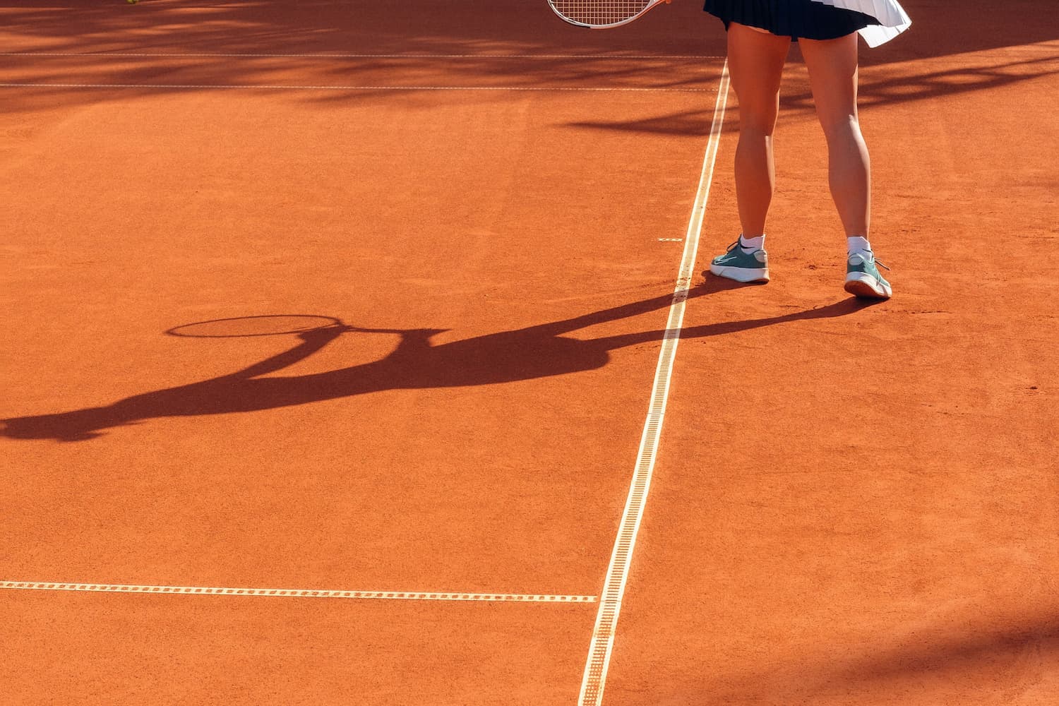 Betting on AI vs Human Coaches